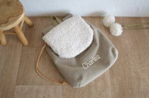 Sac à Dos personnalisé prénom Velours côtelé beige et Tissu mouton blanc cassé
