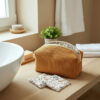 lifestyle-shot-9069ffb8-4fa1-4a8f-9dda-003435cc62c9 Trousse de toilette personnalisable Velours côtelé moutarde et imprimé fleuri