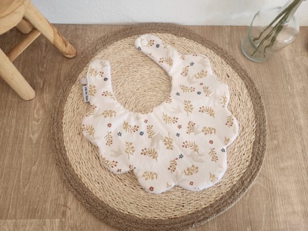 Bavoir bébé fleurs tissu coton fleuri bohème et éponge bambou