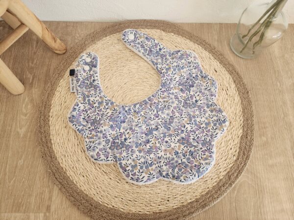 Bavoir bébé fleurs tissu coton fleuri et éponge bambou