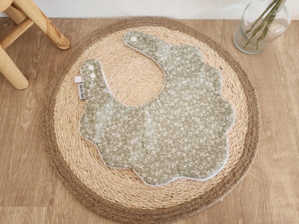 Bavoir bébé fleurs tissu coton fleuri et éponge bambou