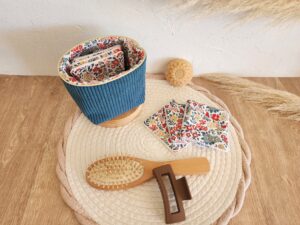 Lingettes lavables avec pochon de rangement Velours côtelé bleu canard et imprimé fleuri