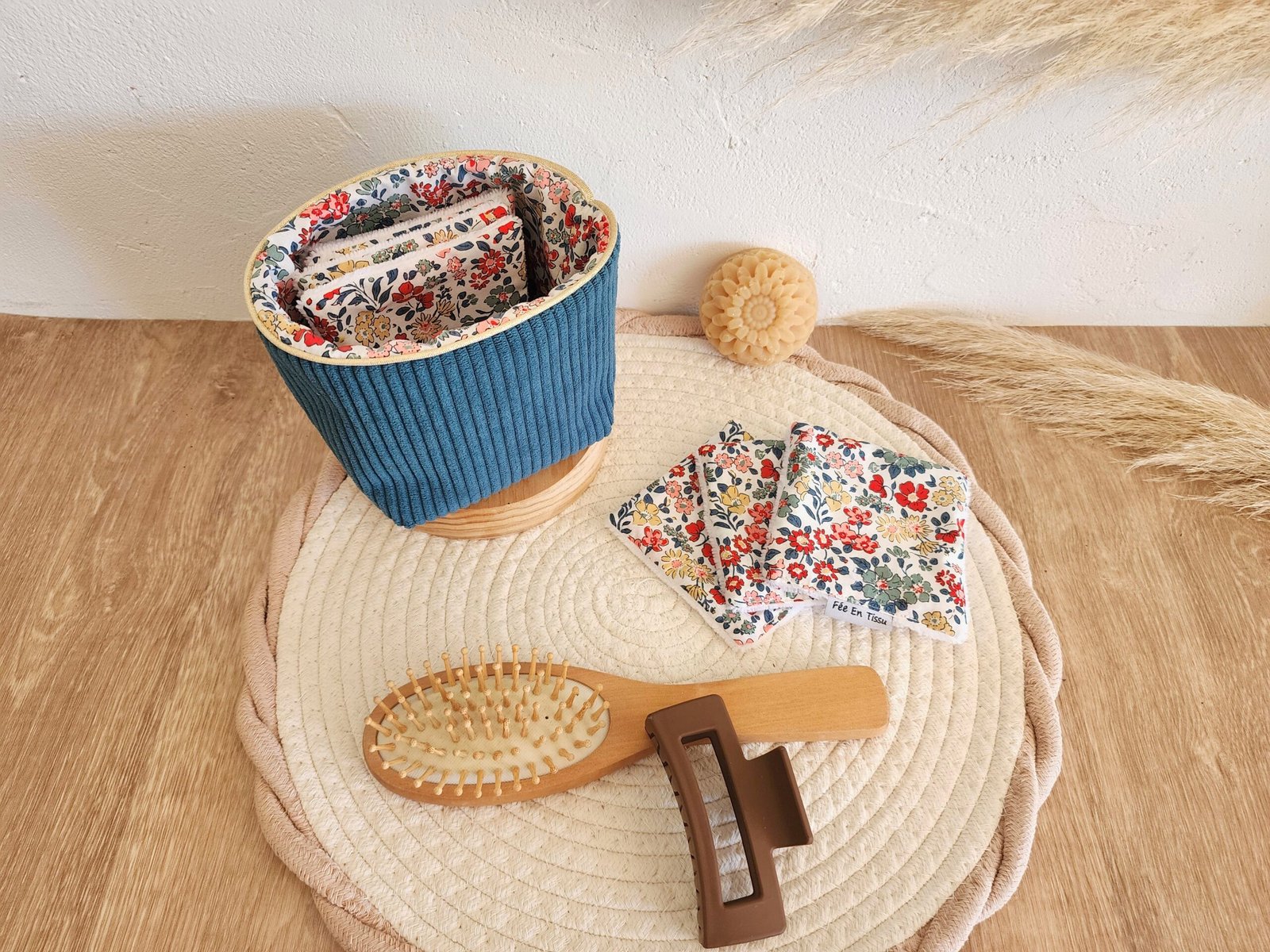 PANIER VINTAGE en OSIER MULTICOLORE Henry à la Pensée Paris vers 1960