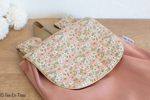 Sac à Dos personnalisé prénom toile de coton rose et imprimé petites fleurs