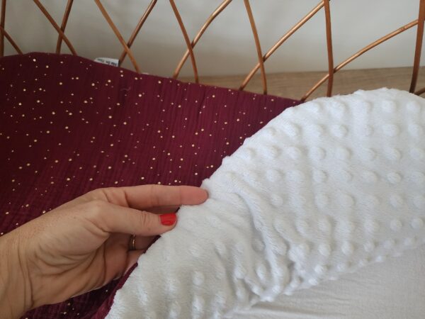 Topponcino bébé personnalisé gaze de coton bordeaux, minky