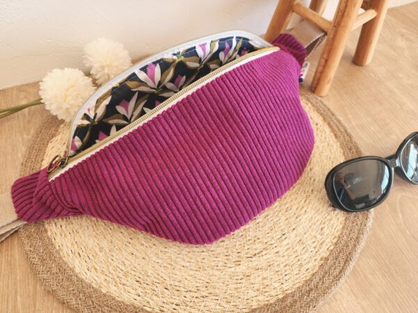 20260223_151603 Sac Banane personnalisable Velours côtelé aubergine et imprimé fleuri