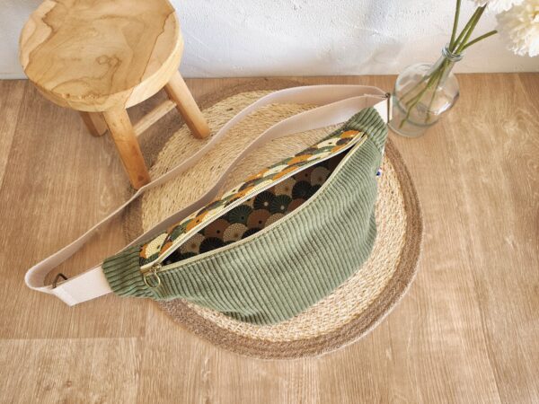 20260224_113240 Sac Banane personnalisable Velours côtelé vert kaki et imprimé fleuri