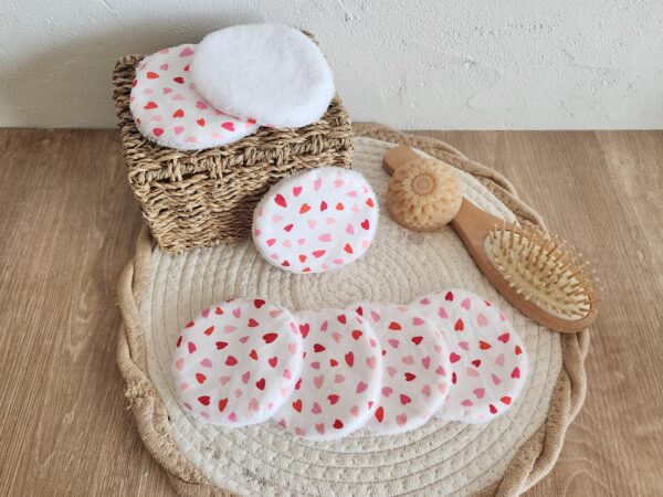 Pochon de rangement personnalisable velours rose et imprimé coeurs