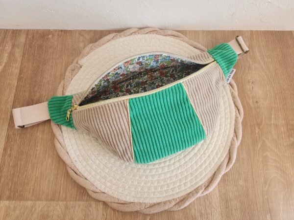 Sac Banane personnalisable Velours côtelé vert et beige et imprimé fleuri