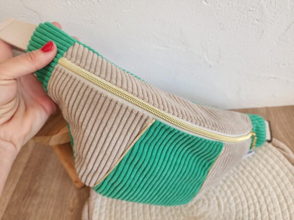 Sac Banane personnalisable Velours côtelé vert et beige et imprimé fleuri