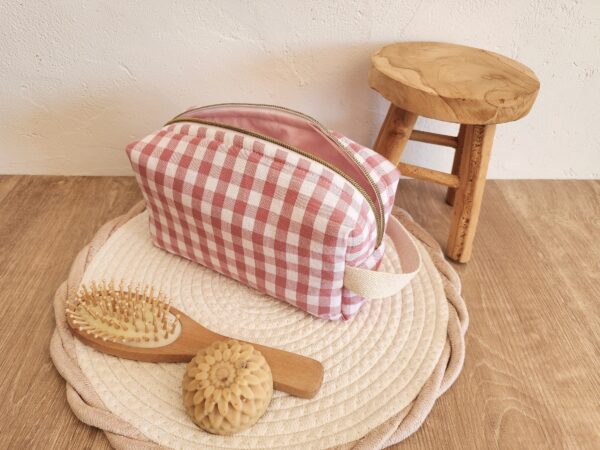 20260407_160316 Trousse de toilette Vichy