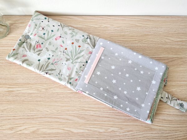 20260529_093705 Album photo bébé tissu personnalisé - velours rose & imprimé biches